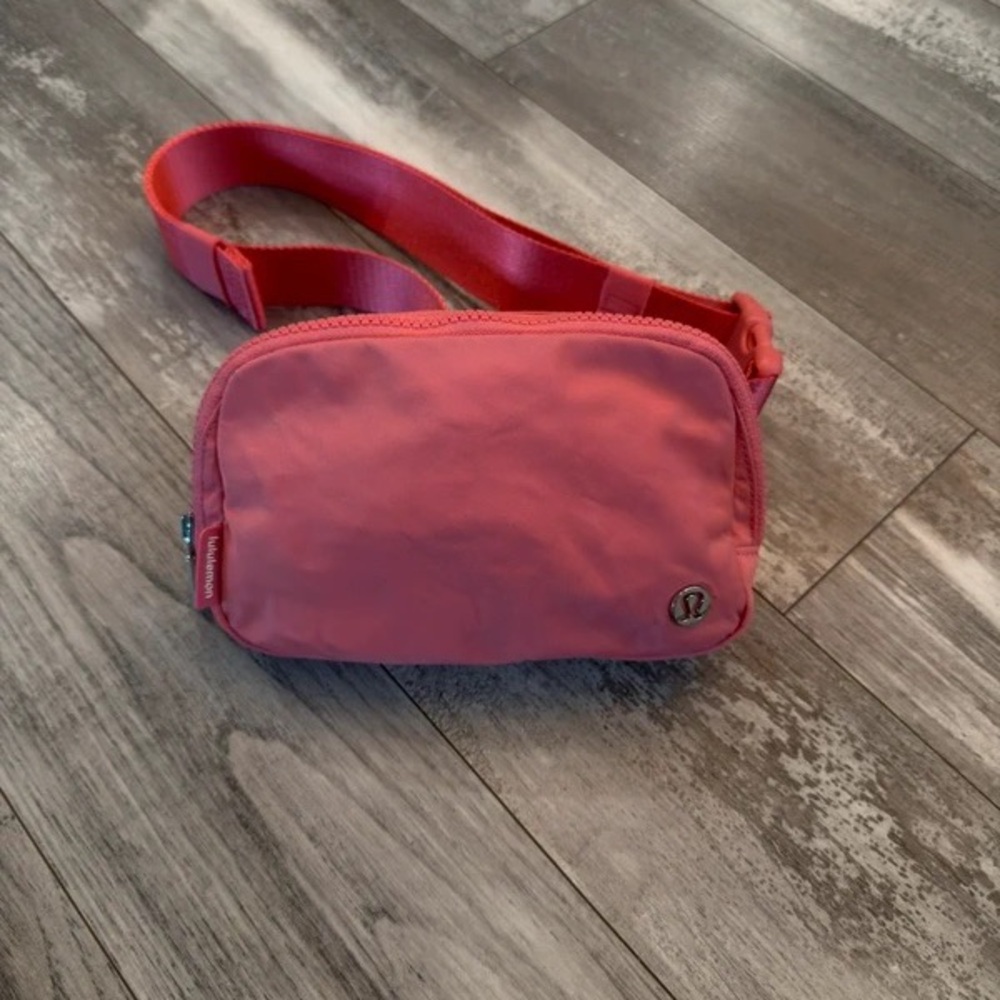 lululemon Coral Pink Crossbody Pouch - Picture 4 of 5
